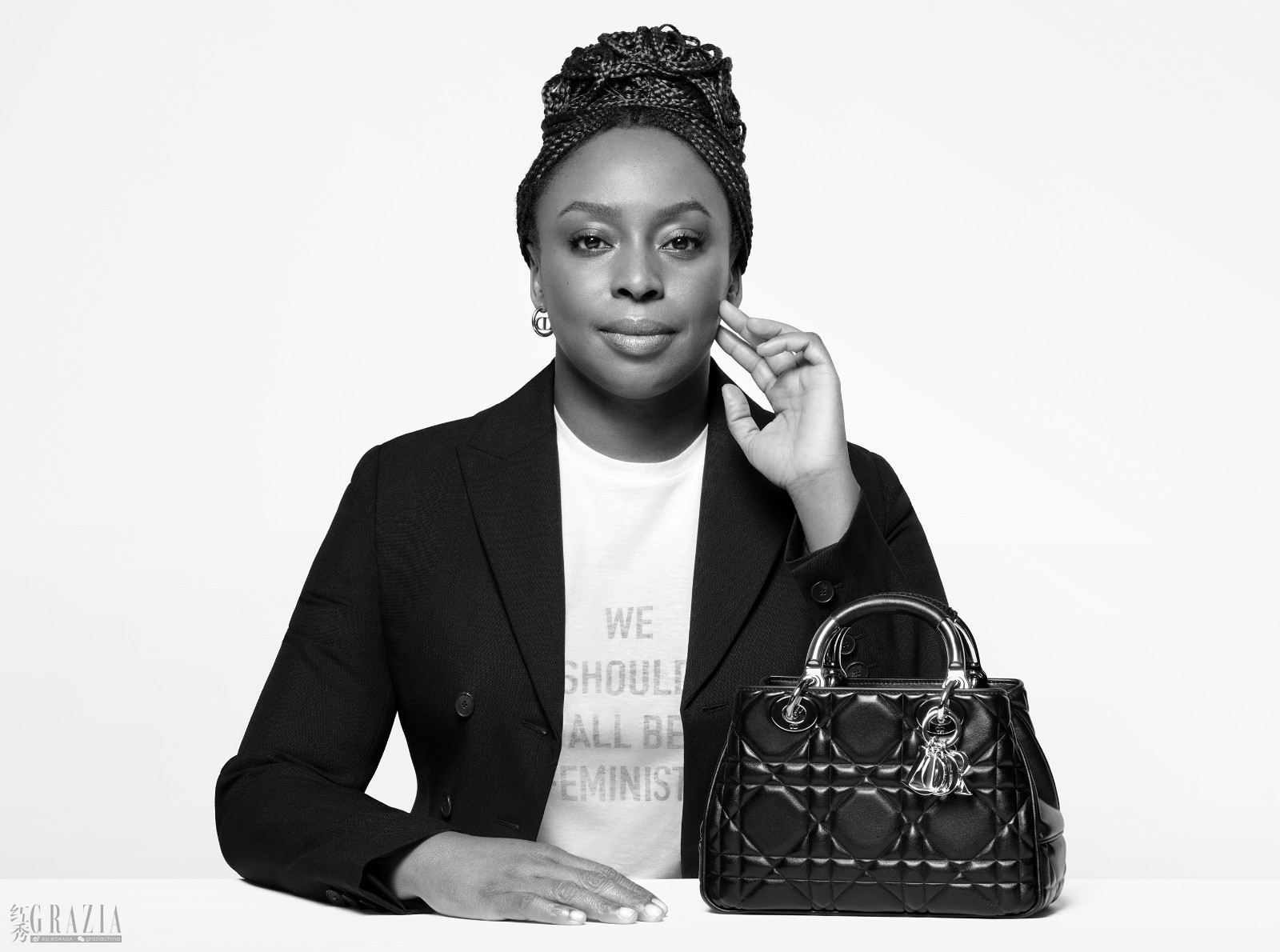 dior_lady_95.22_chimamanda_ngozi_brigitte_lacombe_4.jpg