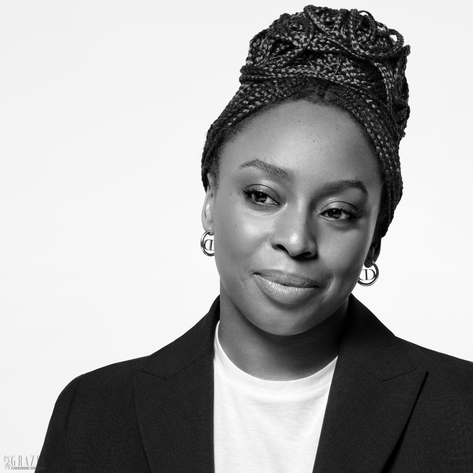 dior_lady_95.22_chimamanda_ngozi_brigitte_lacombe_5.jpg