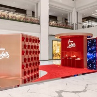 christian louboutin路铂廷“红底”限时体验空间 首站启幕北京